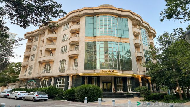 نمای ظاهری هتل پارسیان 