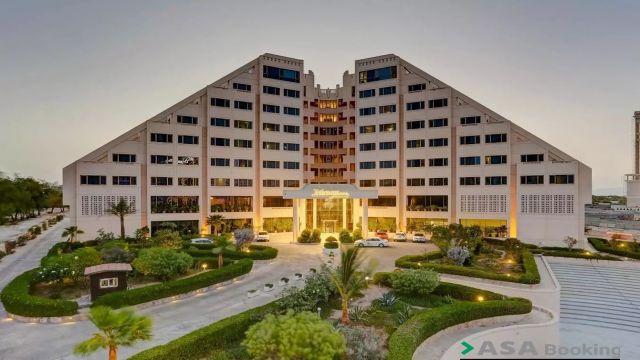 نمای ظاهری هتل میراژ 